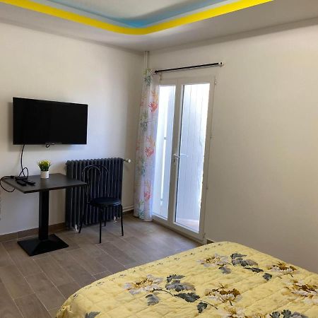 Prayssac Chambres Pour 1 Ou 2 Personnes מראה חיצוני תמונה